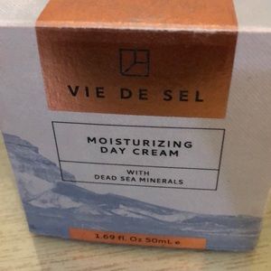 Vie De Sel moisturizer